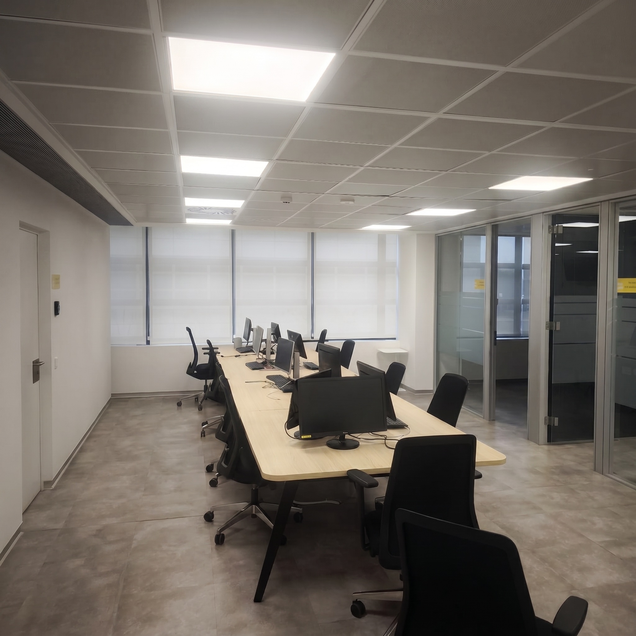 Espacio corporativo equipado por IET